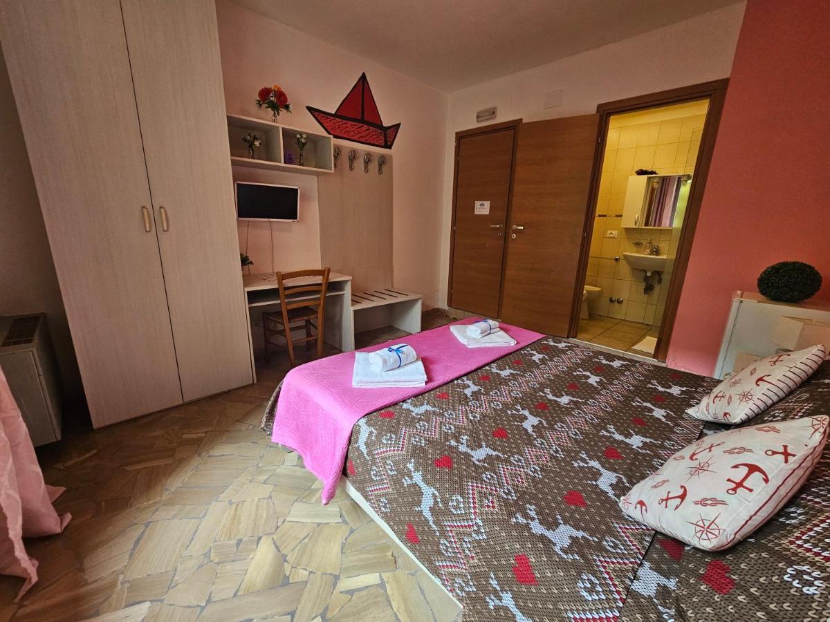 กาเด ฟิออรี 1 เวเนเซีย Bed & Breakfast เมสเตร ภายนอก รูปภาพ
