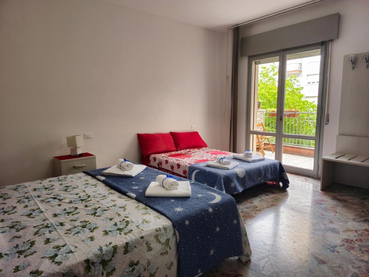 กาเด ฟิออรี 1 เวเนเซีย Bed & Breakfast เมสเตร ภายนอก รูปภาพ