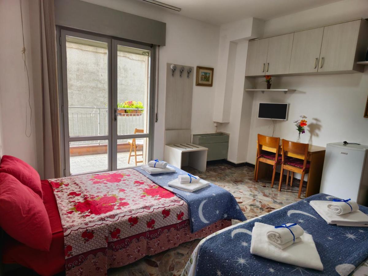 กาเด ฟิออรี 1 เวเนเซีย Bed & Breakfast เมสเตร ภายนอก รูปภาพ