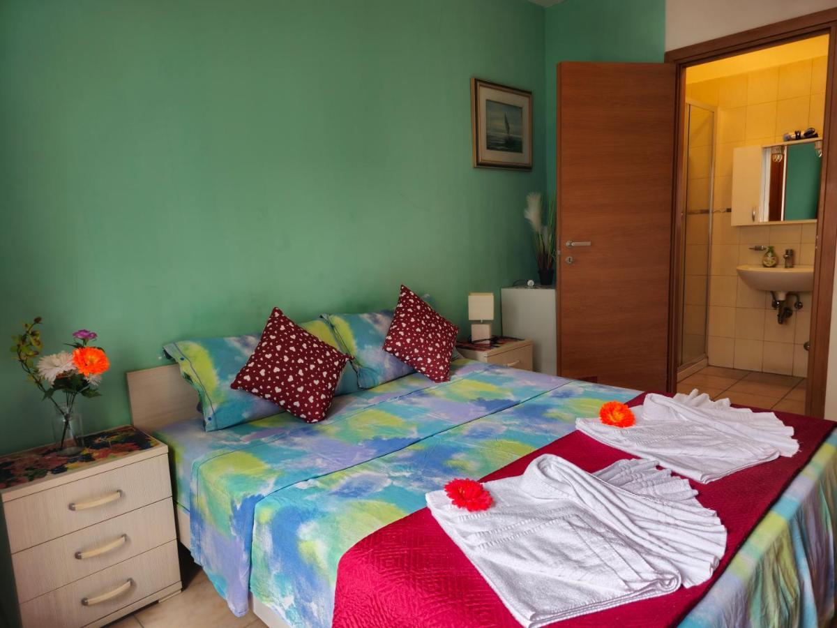 กาเด ฟิออรี 1 เวเนเซีย Bed & Breakfast เมสเตร ภายนอก รูปภาพ